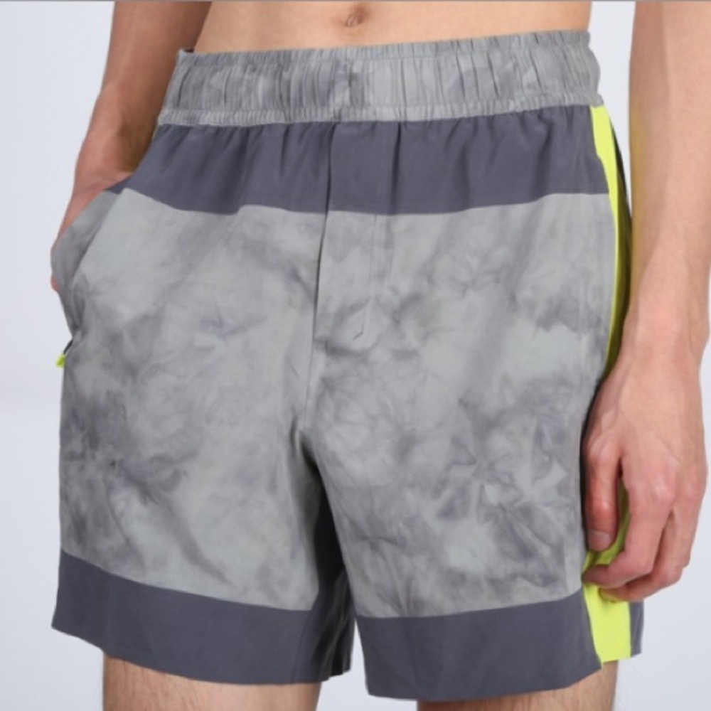 Lululemon Athletica X Robert Geller Take a Moment 5.5” Size XL
